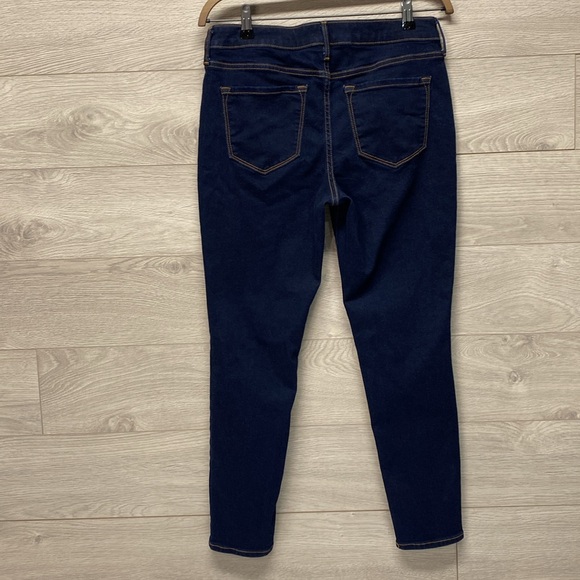 Old Navy Rockstar Super Skinny Jean - Picture 4 of 10